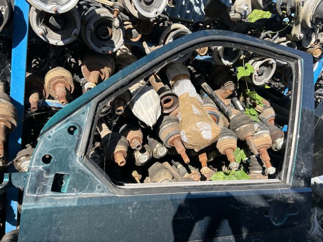 bontott VW TRANSPORTER Bal első Ajtó (Üres lemez)