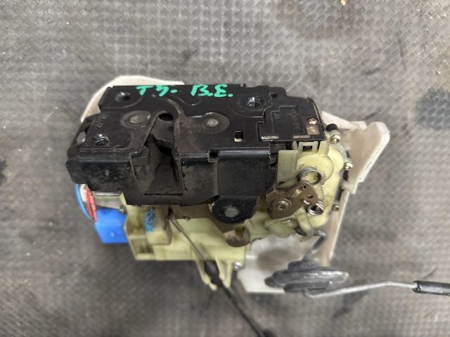 bontott VW TRANSPORTER Bal első Ajtózár