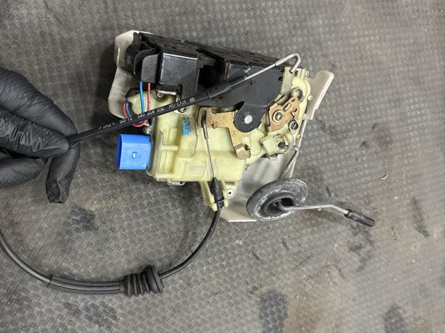 bontott VW TRANSPORTER Bal első Ajtózár