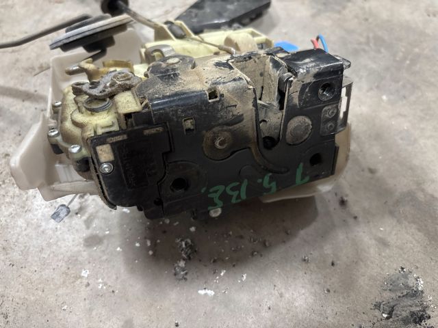 bontott VW TRANSPORTER Bal első Ajtózár