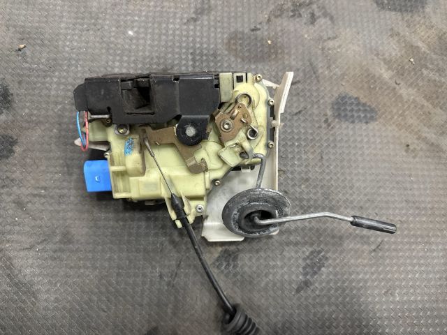 bontott VW TRANSPORTER Bal első Ajtózár