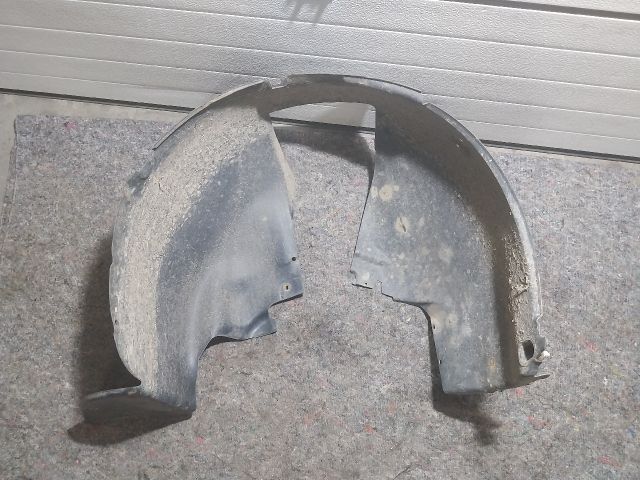 bontott VW TRANSPORTER Bal első Dobbetét (Kerékjárati, Műanyag)