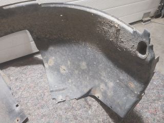 bontott VW TRANSPORTER Bal első Dobbetét (Kerékjárati, Műanyag)