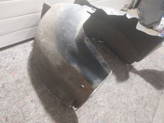 bontott VW TRANSPORTER Bal első Dobbetét (Kerékjárati, Műanyag)