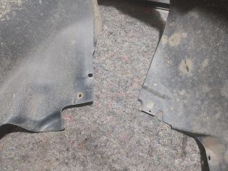 bontott VW TRANSPORTER Bal első Dobbetét (Kerékjárati, Műanyag)