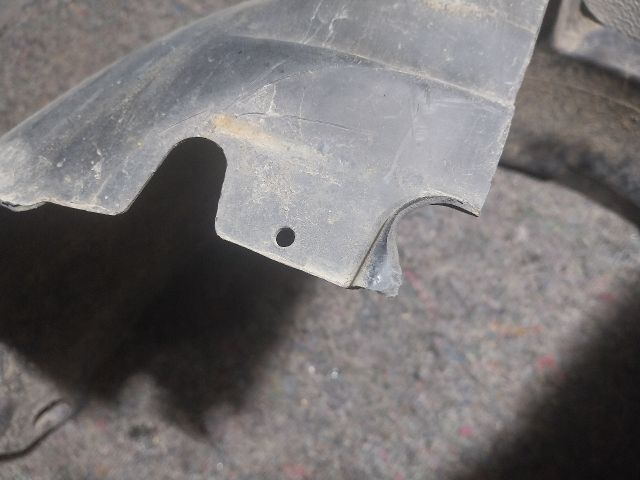 bontott VW TRANSPORTER Bal első Dobbetét (Kerékjárati, Műanyag)