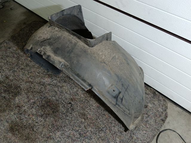 bontott VW TRANSPORTER Bal első Első Dobbetét (Kerékjárati, Műanyag)