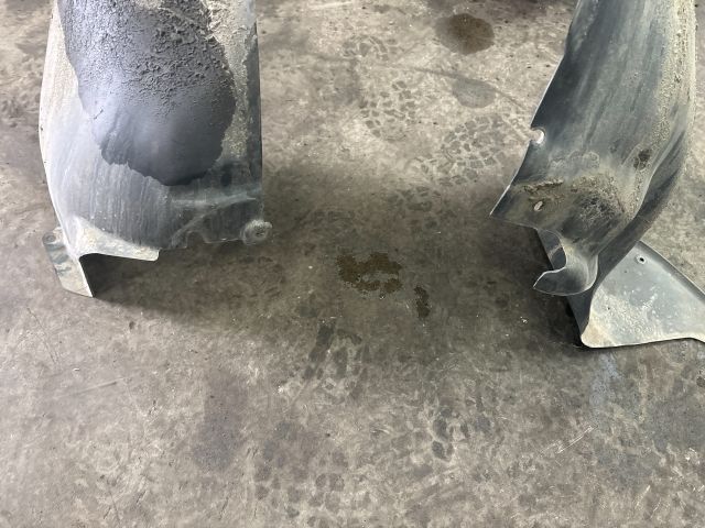 bontott VW TRANSPORTER Bal első Első Dobbetét (Kerékjárati, Műanyag)