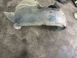 bontott VW TRANSPORTER Bal első Első Dobbetét (Kerékjárati, Műanyag)