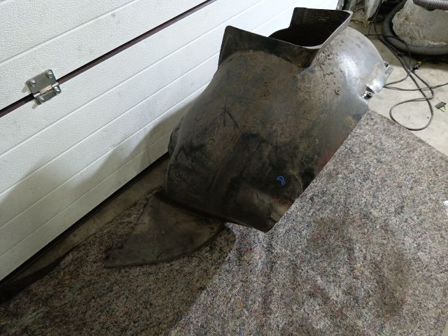 bontott VW TRANSPORTER Bal első Első Dobbetét (Kerékjárati, Műanyag)