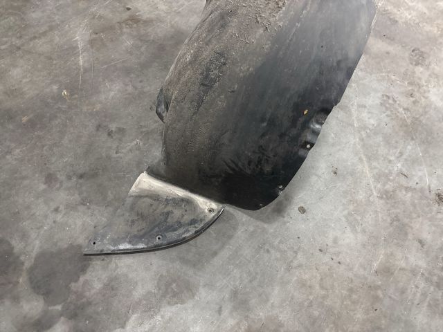 bontott VW TRANSPORTER Bal első Első Dobbetét (Kerékjárati, Műanyag)