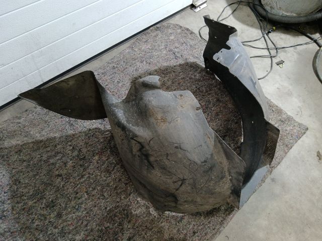 bontott VW TRANSPORTER Bal első Első Dobbetét (Kerékjárati, Műanyag)