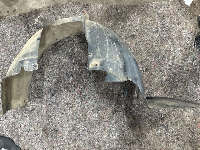 bontott VW TRANSPORTER Bal első Első Dobbetét (Kerékjárati, Műanyag)