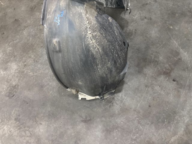 bontott VW TRANSPORTER Bal első Első Dobbetét (Kerékjárati, Műanyag)