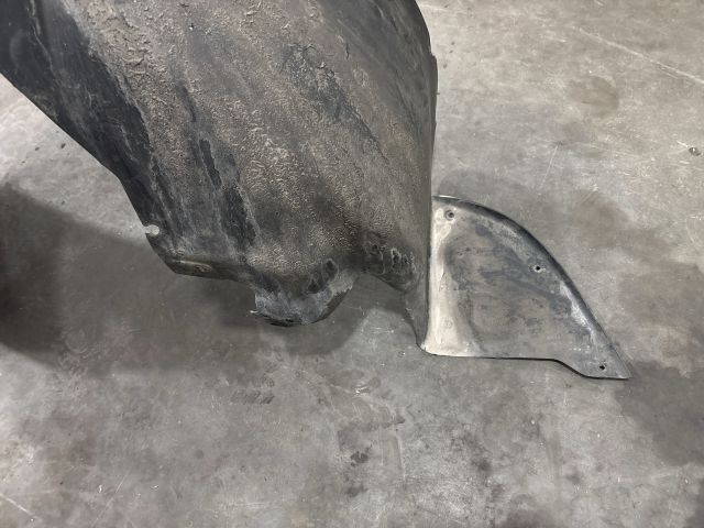 bontott VW TRANSPORTER Bal első Első Dobbetét (Kerékjárati, Műanyag)