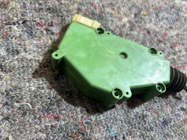 bontott VW TRANSPORTER Bal első Központizár Motor