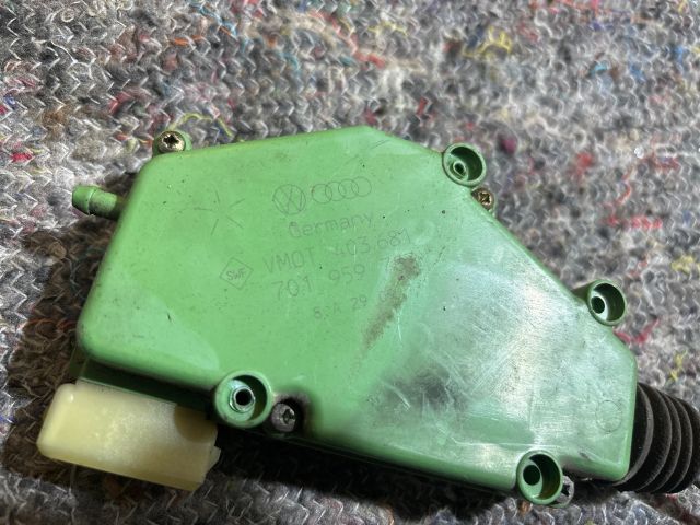 bontott VW TRANSPORTER Bal első Központizár Motor