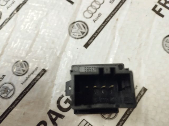 bontott VW TRANSPORTER Bal első Ülésfűtés Kapcsoló