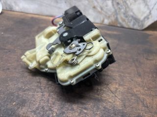 bontott VW TRANSPORTER Bal első Zárbetét