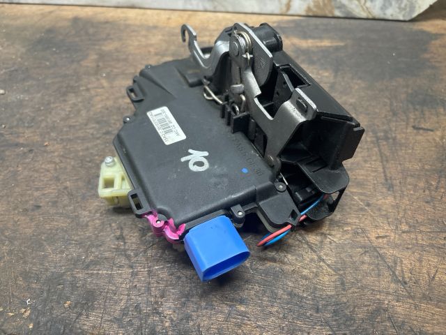 bontott VW TRANSPORTER Bal első Zárbetét