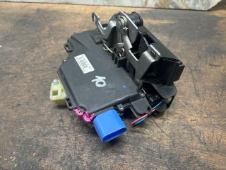 bontott VW TRANSPORTER Bal első Zárbetét