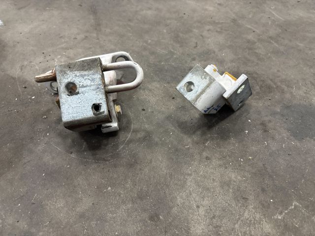 bontott VW TRANSPORTER Bal első Zsanér