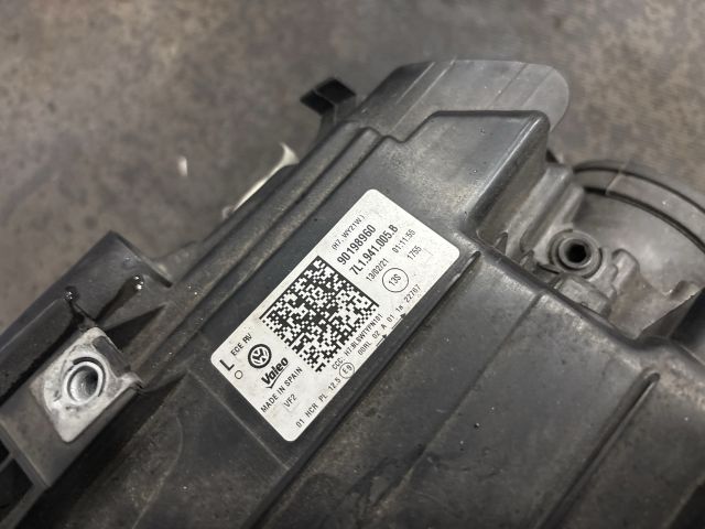 bontott VW TRANSPORTER Bal Fényszóró