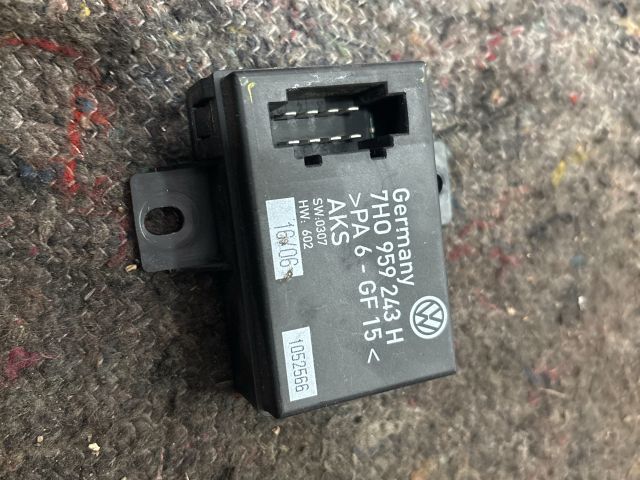 bontott VW TRANSPORTER Bal hátsó Ajtó Vezérlőegység