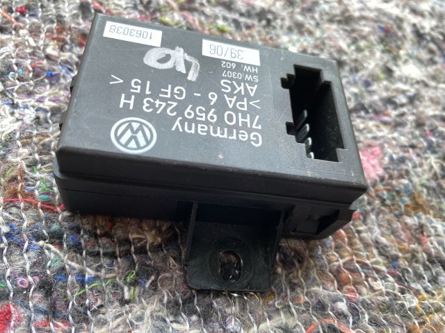 bontott VW TRANSPORTER Bal hátsó Ajtó Vezérlőegység