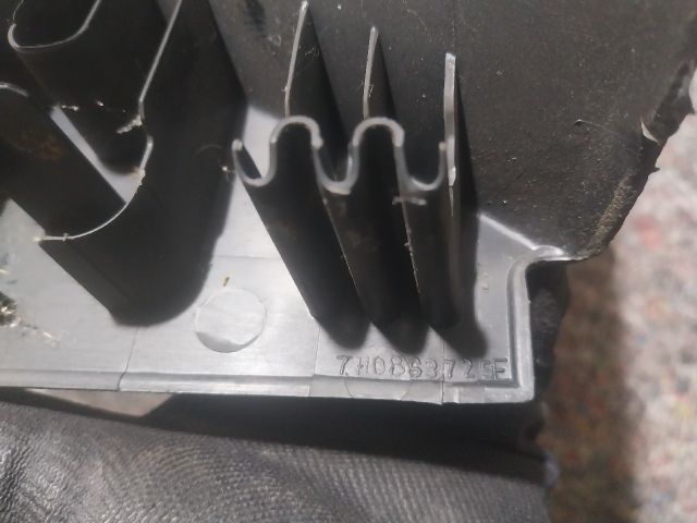 bontott VW TRANSPORTER Bal hátsó Belső Küszöb Burkolat