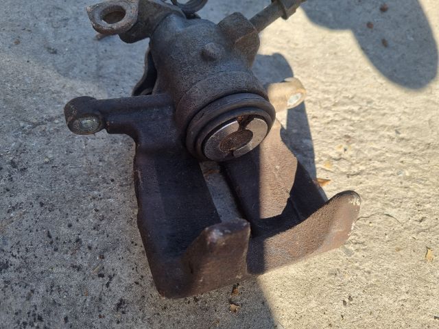 bontott VW TRANSPORTER Bal hátsó Féknyereg Munkahengerrel