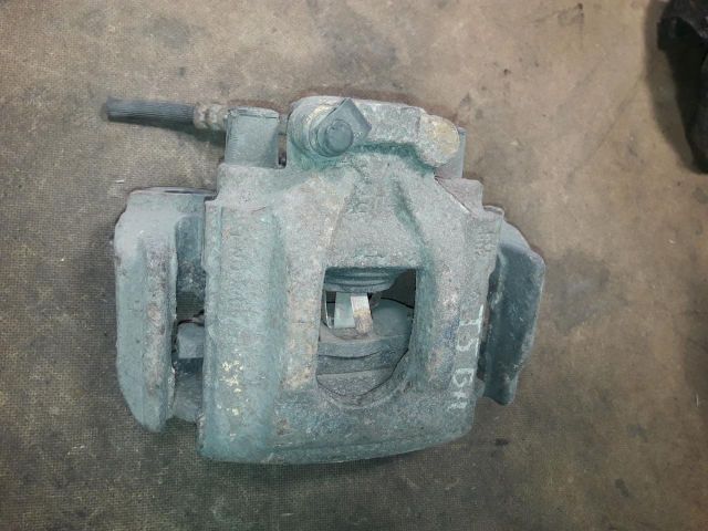 bontott VW TRANSPORTER Bal hátsó Féknyereg Munkahengerrel