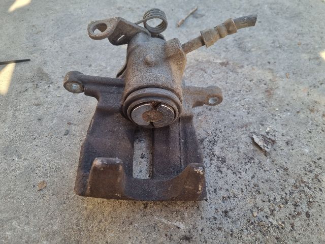 bontott VW TRANSPORTER Bal hátsó Féknyereg Munkahengerrel