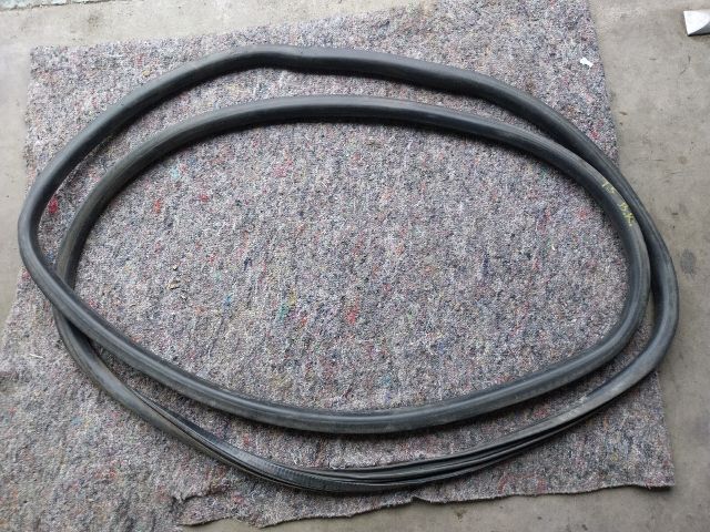 bontott VW TRANSPORTER Bal hátsó Gumikéder