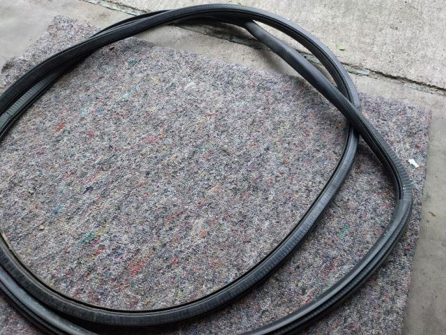 bontott VW TRANSPORTER Bal hátsó Gumikéder