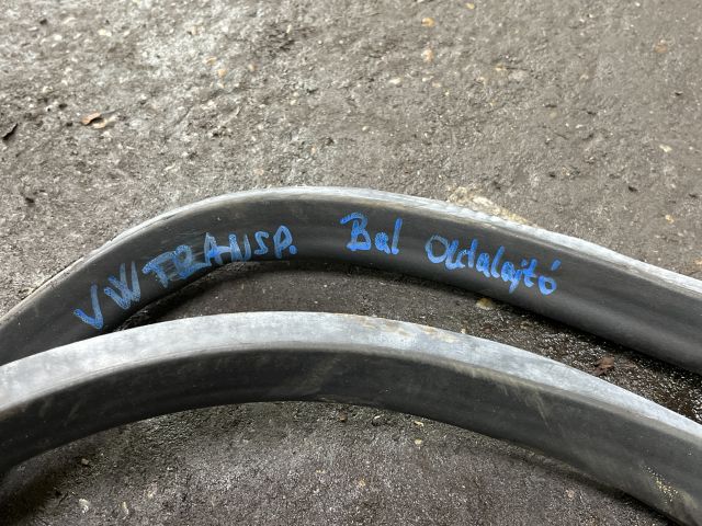 bontott VW TRANSPORTER Bal hátsó Gumikéder