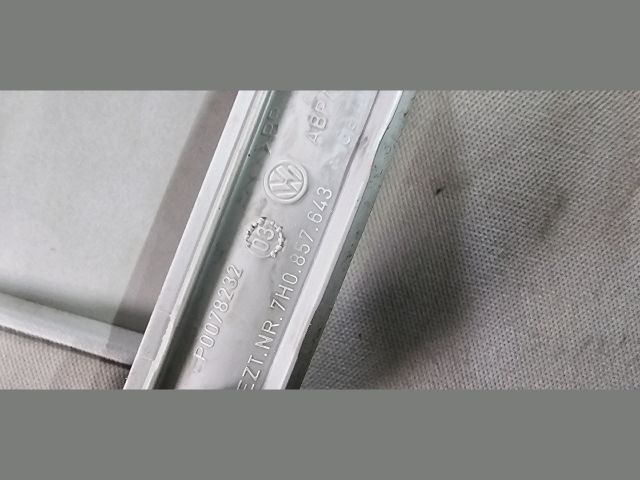 bontott VW TRANSPORTER Bal hátsó Kapaszkodó (Felső)