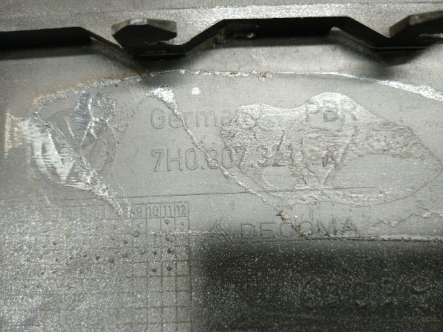 bontott VW TRANSPORTER Bal hátsó Lökhárító Sarok (Műanyag)