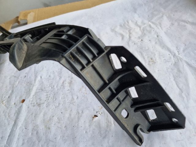 bontott VW TRANSPORTER Bal hátsó Lökhárító Tartó (Műanyag)