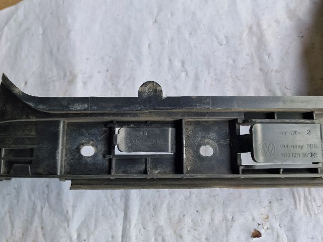 bontott VW TRANSPORTER Bal hátsó Lökhárító Tartó (Műanyag)