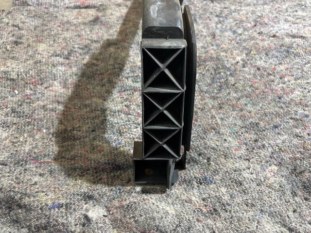 bontott VW TRANSPORTER Bal hátsó Oldal Lökhárító Tartó (Műanyag)