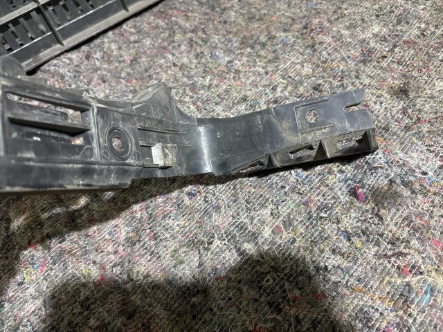 bontott VW TRANSPORTER Bal hátsó Oldal Lökhárító Tartó (Műanyag)