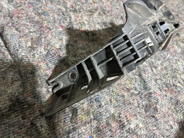 bontott VW TRANSPORTER Bal hátsó Oldal Lökhárító Tartó (Műanyag)