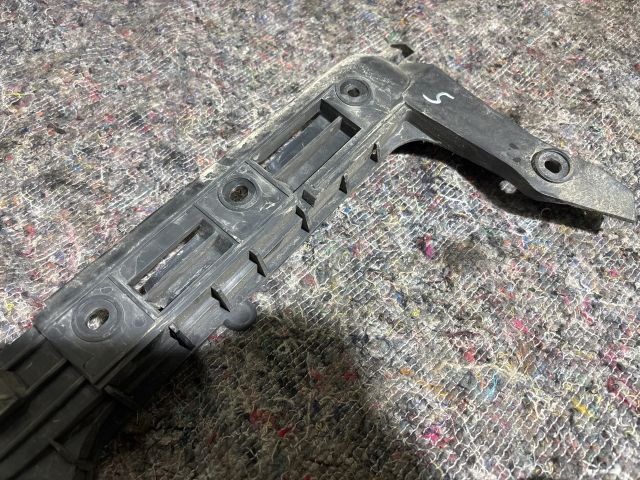 bontott VW TRANSPORTER Bal hátsó Oldal Lökhárító Tartó (Műanyag)