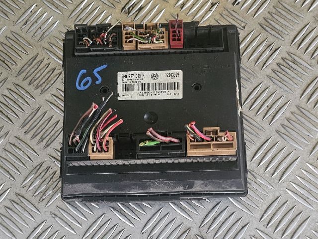 bontott VW TRANSPORTER Biztosítéktábla Utastér