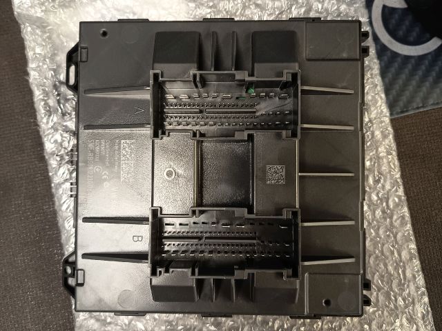 bontott VW TRANSPORTER Biztosítéktábla Utastér