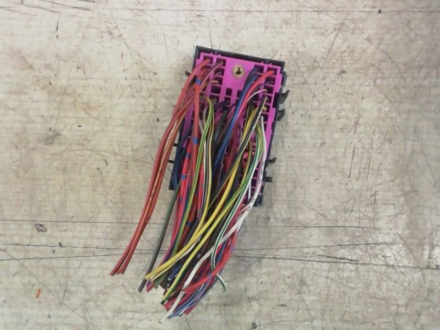 bontott VW TRANSPORTER Biztosítéktábla Utastér