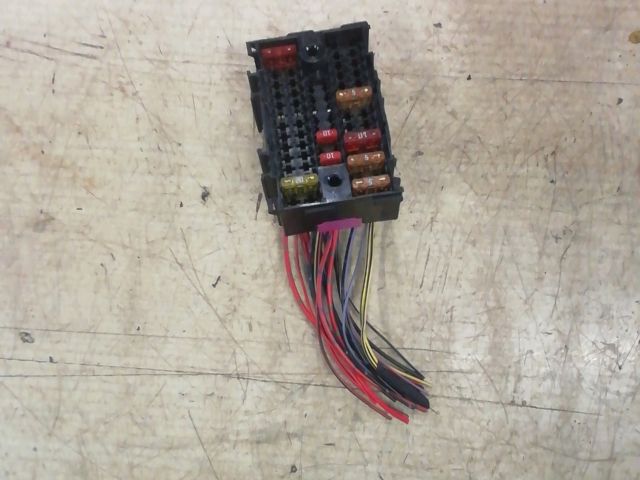 bontott VW TRANSPORTER Biztosítéktábla Utastér