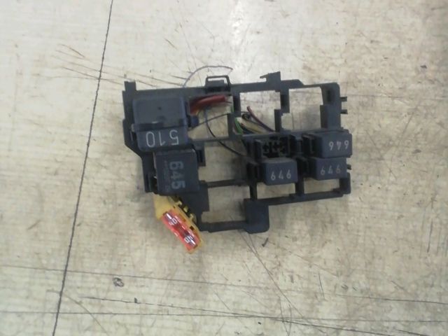 bontott VW TRANSPORTER Biztosítéktábla Utastér