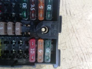 bontott VW TRANSPORTER Biztosítéktábla Utastér